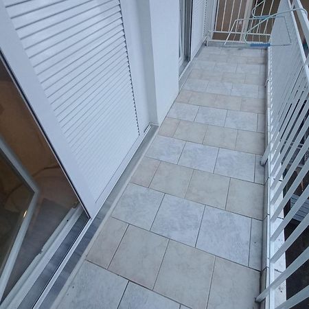 Central 3 Modern Apartment With Free Parking เซเรส ภายนอก รูปภาพ
