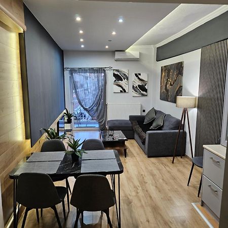 Central 3 Modern Apartment With Free Parking เซเรส ภายนอก รูปภาพ