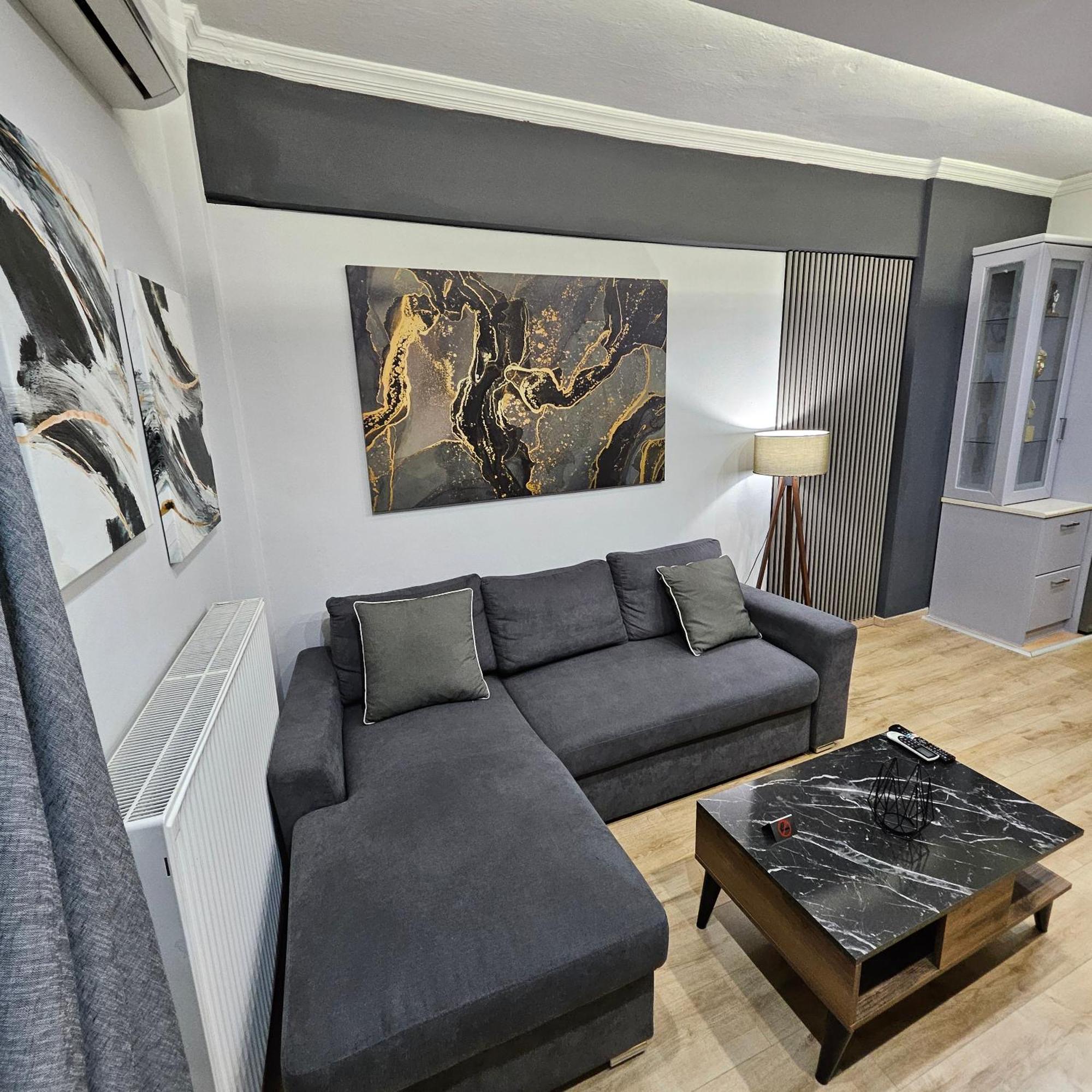 Central 3 Modern Apartment With Free Parking เซเรส ภายนอก รูปภาพ