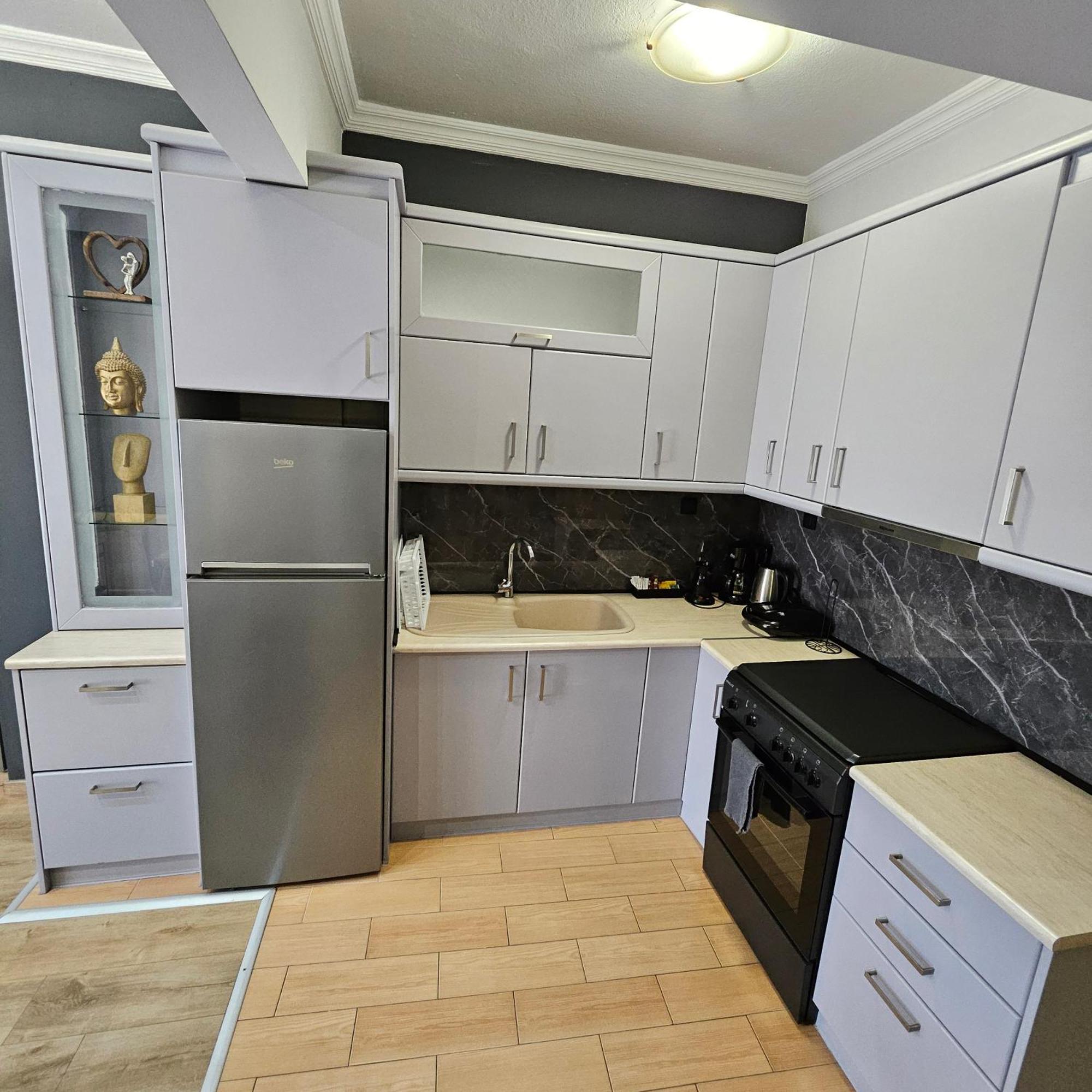 Central 3 Modern Apartment With Free Parking เซเรส ภายนอก รูปภาพ