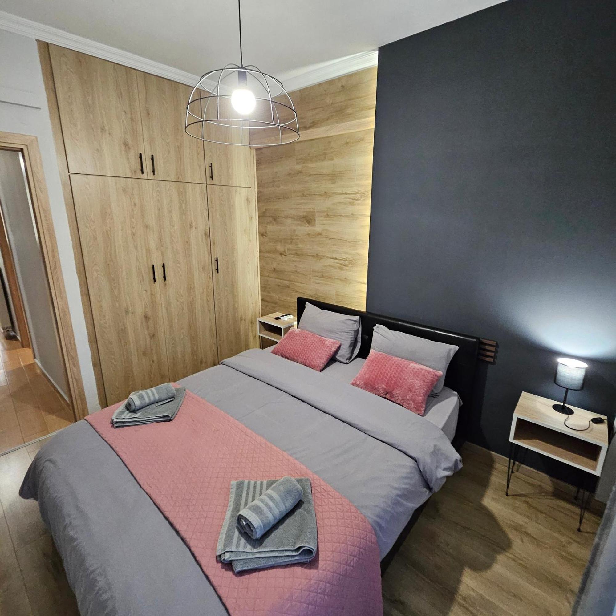 Central 3 Modern Apartment With Free Parking เซเรส ภายนอก รูปภาพ