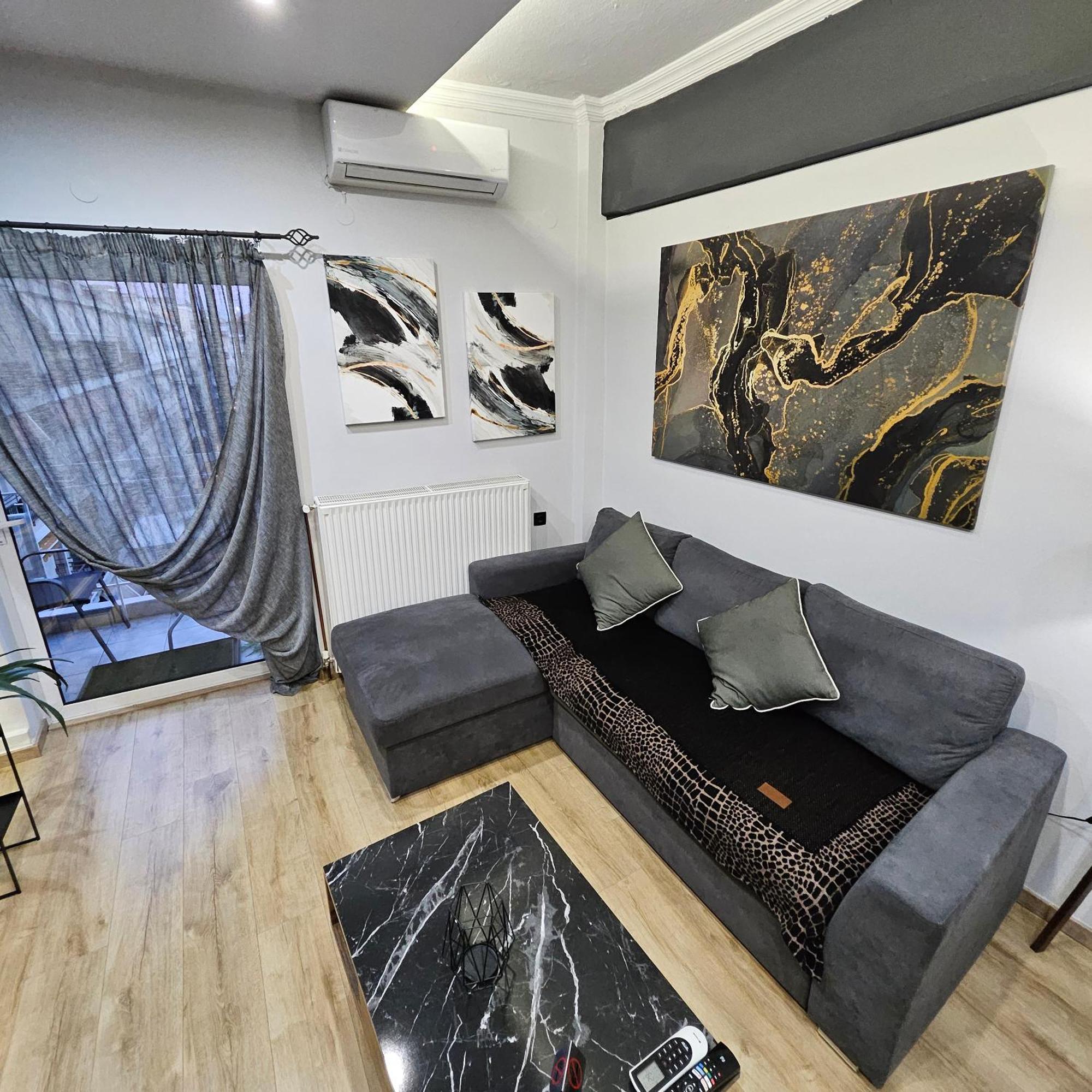 Central 3 Modern Apartment With Free Parking เซเรส ภายนอก รูปภาพ
